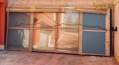 Portone vetrato scorrevole in ferro zincato 6x4,45