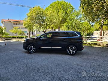 PEUGEOT 5008 GT LINE