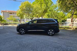 PEUGEOT 5008 GT LINE