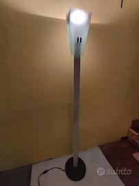 LAMPADA stelo alto alogena