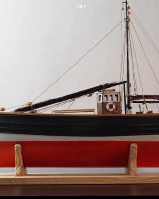 Modello di barca a vela in legno RC