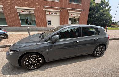 VOLKSWAGEN Golf 8ª serie - 2021