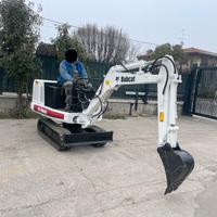 E129 Mini escavatore 14 q