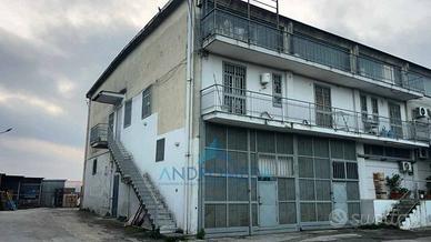 Immobile di 370 m² a Casandrino