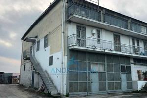Immobile di 370 m² a Casandrino