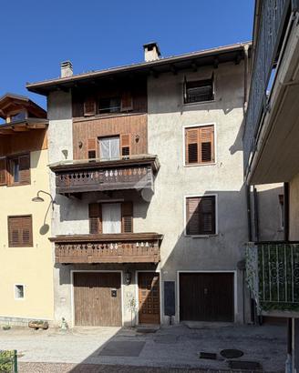 3 LOCALI A SPORMAGGIORE