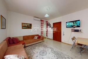 Trilocale parzialmente ristrutturato in piccolo co