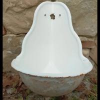 antica fontanella in ghisa