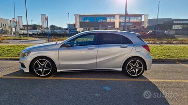 Mercedes Classe A200 Premium Dark Night Edition