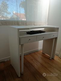 Scrivania/tavolo trucco