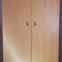 Armadio guardaroba con due cassetti Usato