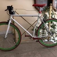 Bicicletta a scatto fisso single speed