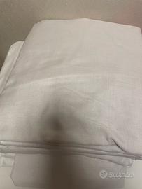 Tenda bianco sporco con fettuccia e ganci