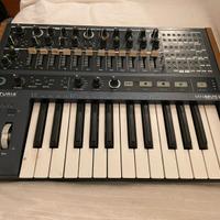 Arturia minibrute 2