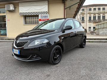 Lancia Ypsilon 1.0 FireFly 5 porte S&S Hybrid Gold