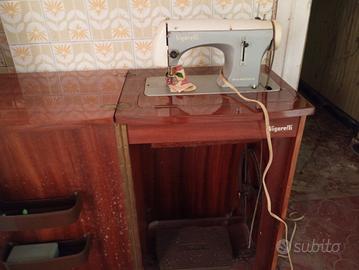 macchina da cucire con mobile 