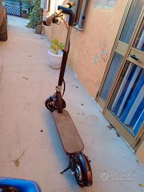  monopattino elettrico 