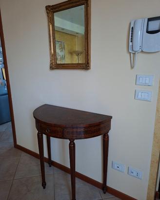 Console in legno e specchio di antiquariato