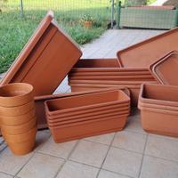 CASSETTA-VASO FIORIERA E VASI TERRACOTTA