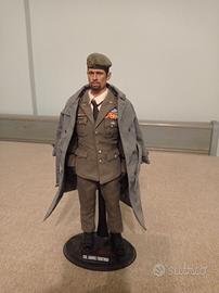 Hot Toys 1/6 Colonnello Trautman