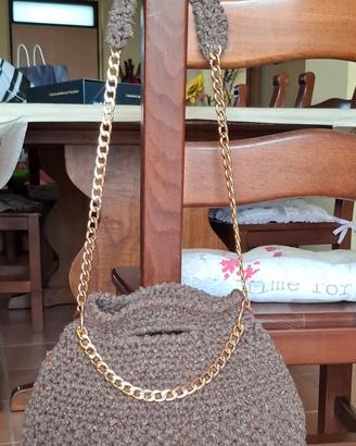 Borsa invernale  in lana fatta ad uncinetto