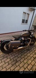 Triumph Bonneville Bobber