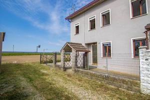 Villa di 140 m² con 4 locali e box auto a Campolon
