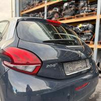 RICAMBI USATI AUTO PEUGEOT 208 2018  SIGLA HM03