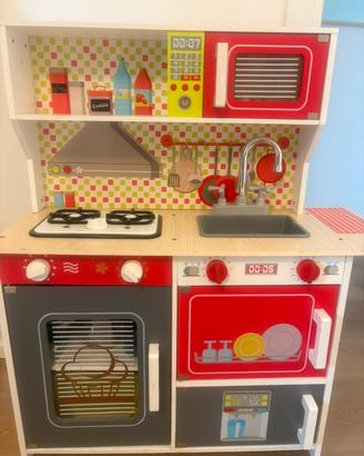 Cucina giocattolo in legno