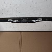 FSA CARBON Pro - Manubrio Corsa (44cm)