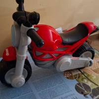 2 moto,1bici senza pedalli,1triciclo e seggilino