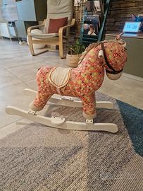 cavallo dondolo 