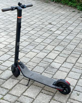 Monopattino elettrico.