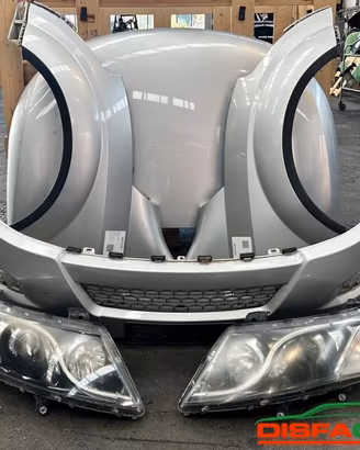 Mahindra XUV500 primo restayling musata anteriore