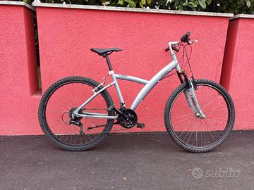 Bici MTB telaio in alluminio ruote 26" a Spinea VE