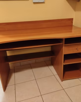 Scrivania da Ufficio in legno/Porta PC