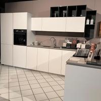 Cucina ad angolo da esposizione
