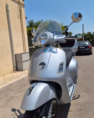 piaggio vespa gts 250