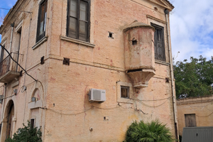 Casale + terreno adiacente edificabile