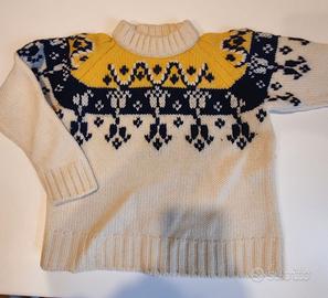 Maglione tipo norvegese sfondo bianco disegni bl b