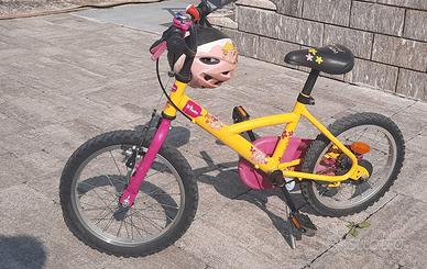 BICI BIMBA CON CASCHETTO