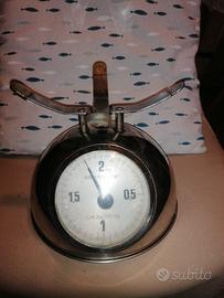 Bilancia Brandani da 2 k in metallo anni '60