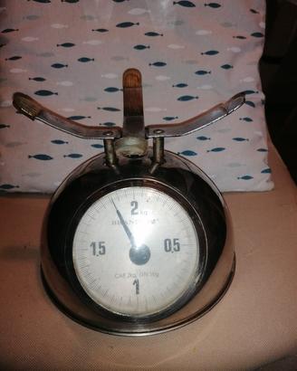 Bilancia Brandani da 2 k in metallo anni '60