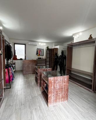Arredamento per negozio d’abbigliamento