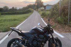 Kawasaki Z750 R