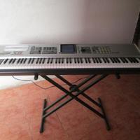 ROLAND FANTOM X8 Workstation