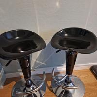 Coppia di sgabelli regolabili