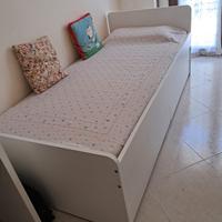 Letto singolo con 2 letto estraibile