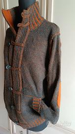 Grazioso cardigan bicolor con toppe sui gomiti