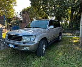 Toyota land cruiser 100